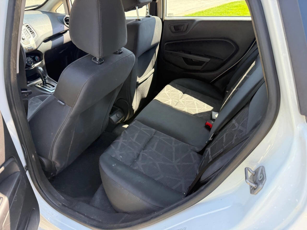 Used 2012 Ford Fiesta SE FWD image 21