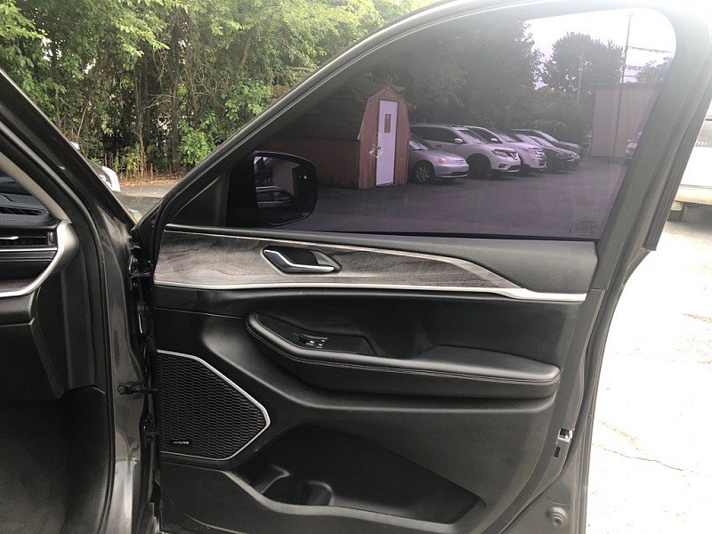 Used 2021 Jeep Grand Cherokee L Limited image 18