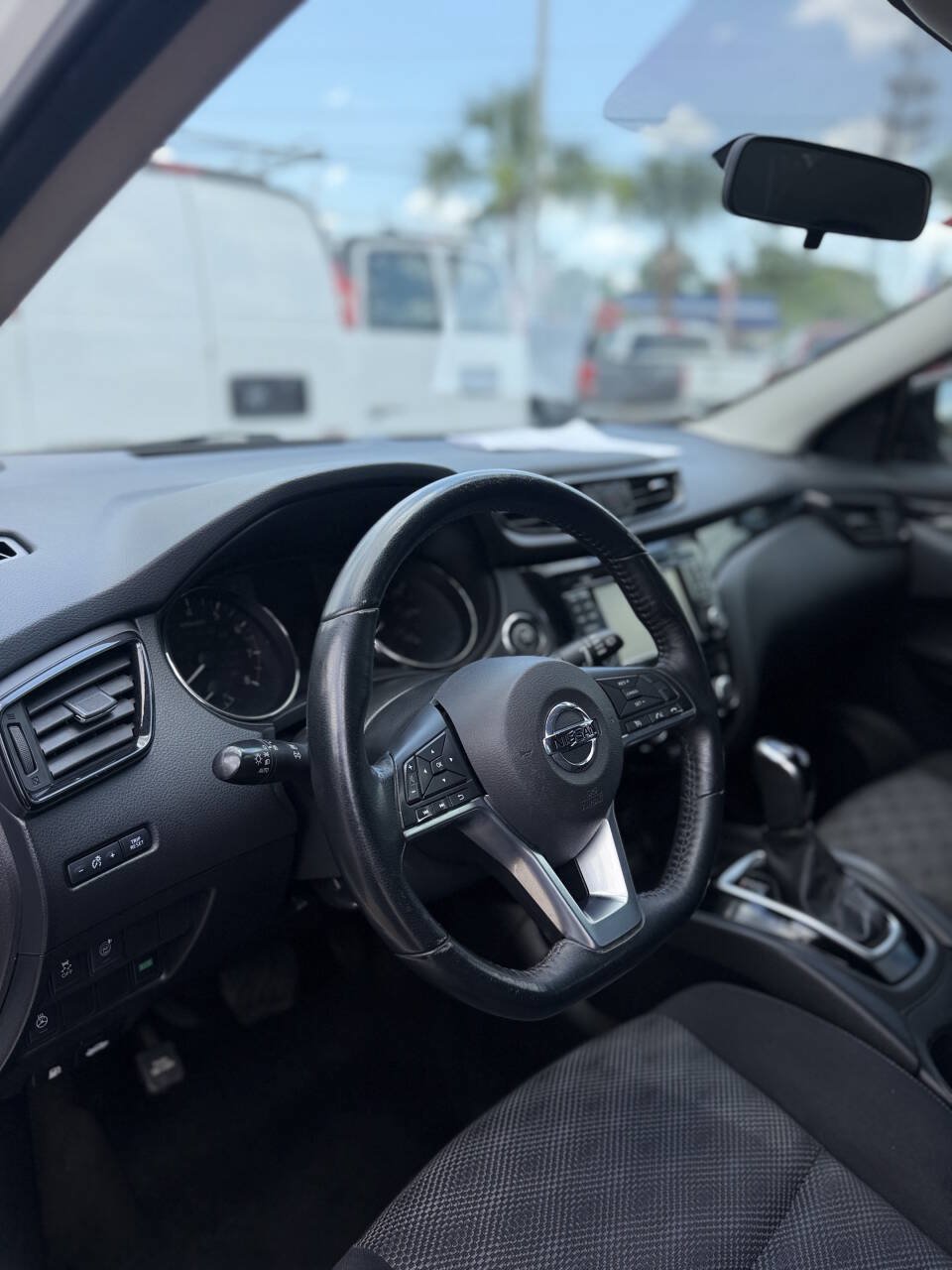 Used 2017 Nissan Rogue Sport SV w/ SV Premium Package FWD image 15