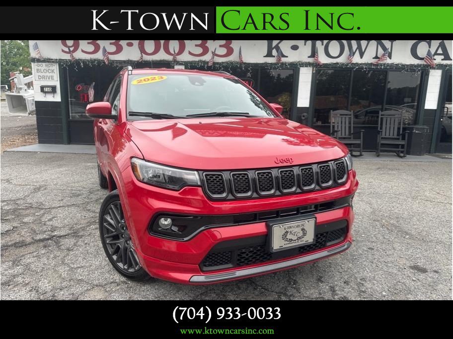 Used 2023 Jeep Compass Limited AWD/4WD image 1