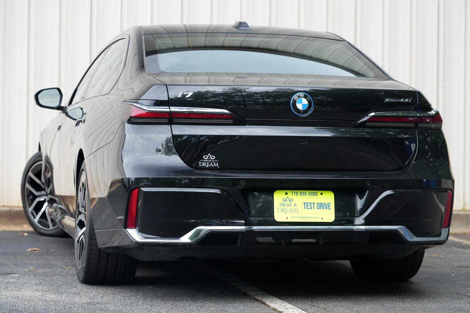 Used 2023 BMW i7 xDrive60 w/ Executive Package 2 AWD/4WD image 5