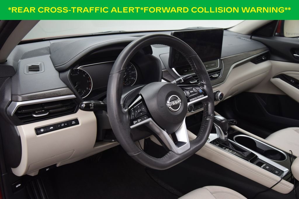 Used 2023 Nissan Altima 2.5 SV w/ SV Premium Package image 16