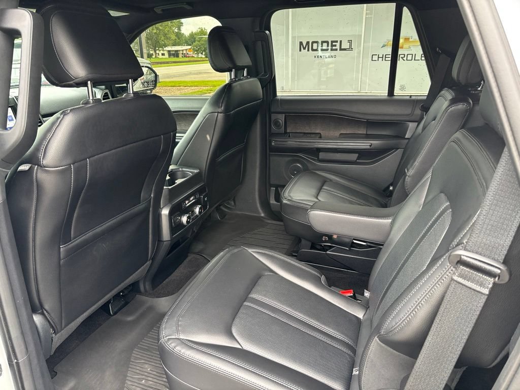 Used 2021 Ford Expedition Limited AWD/4WD image 18