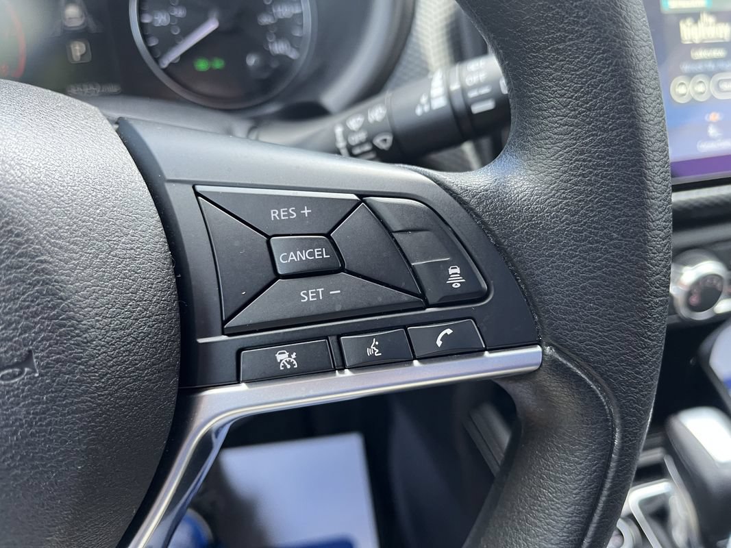 Used 2023 Nissan Kicks SV FWD image 13