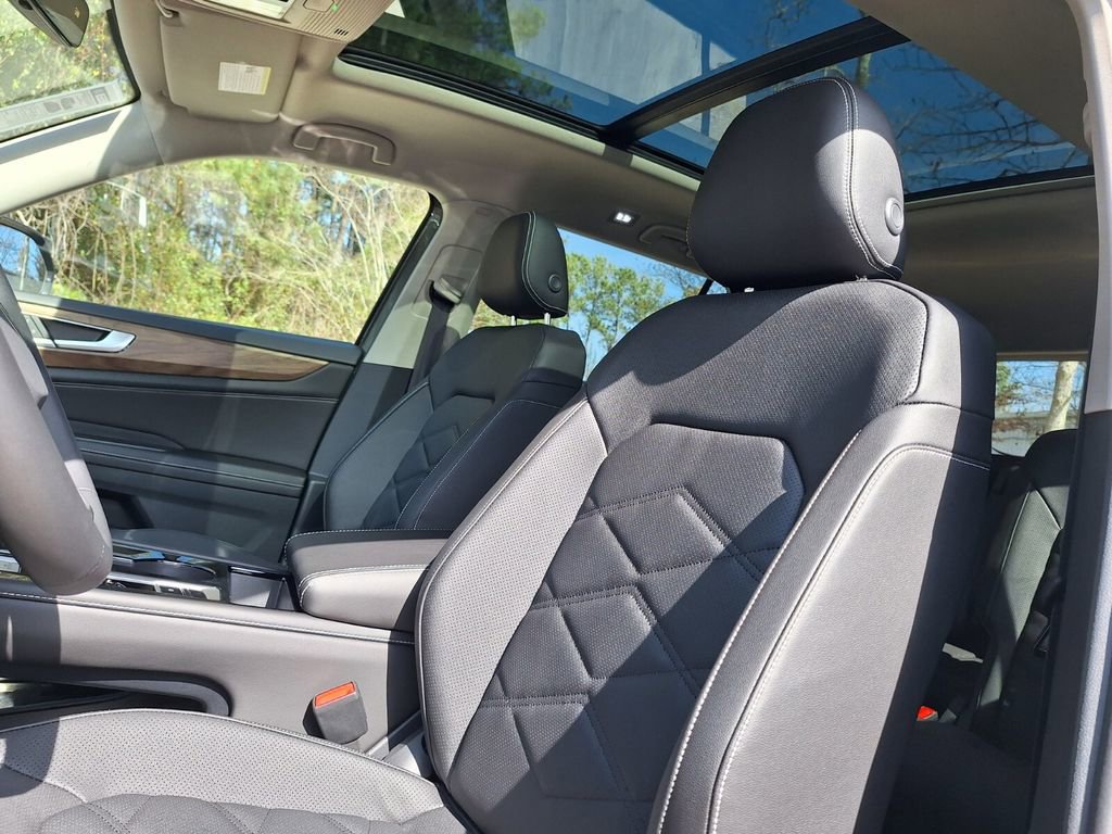 New 2026 Volkswagen Atlas SE image 11