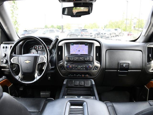 Used 2018 Chevrolet Silverado 1500 High Country AWD/4WD image 23