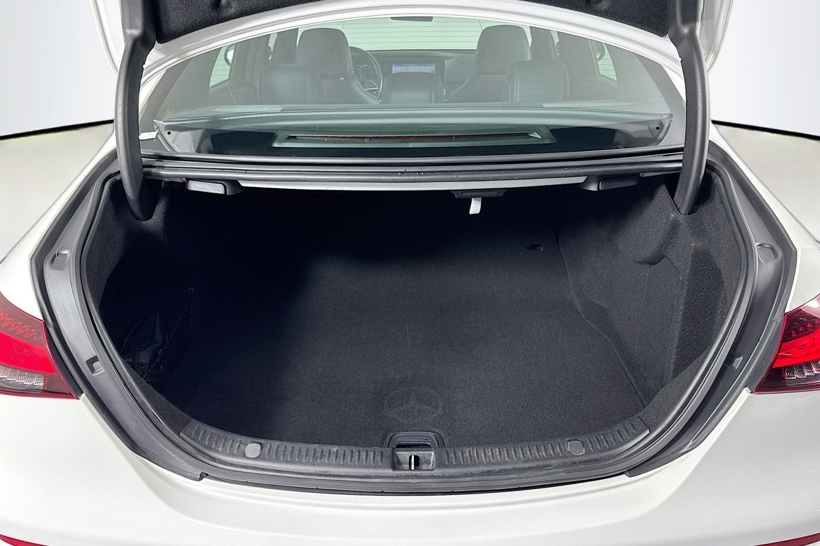 Used 2022 Mercedes-Benz E 350 4MATIC Sedan image 23