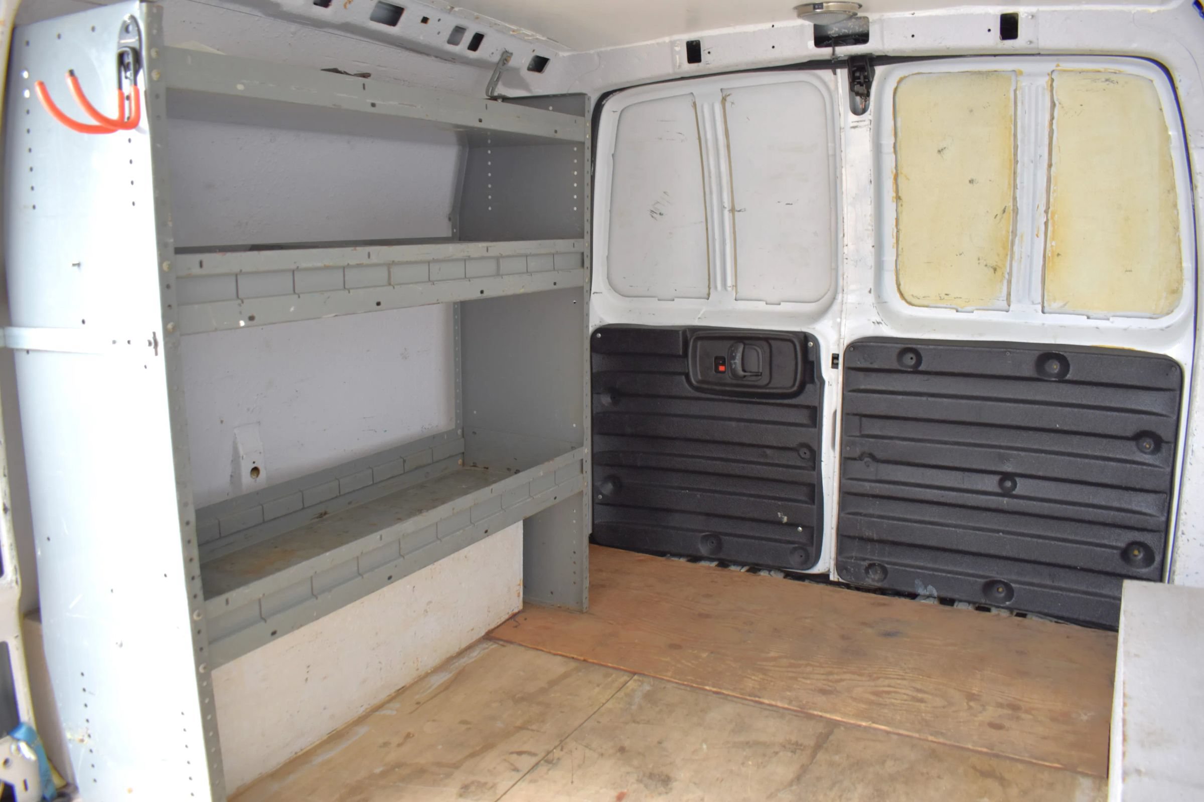 Used 2006 Chevrolet Express 3500 RWD image 48