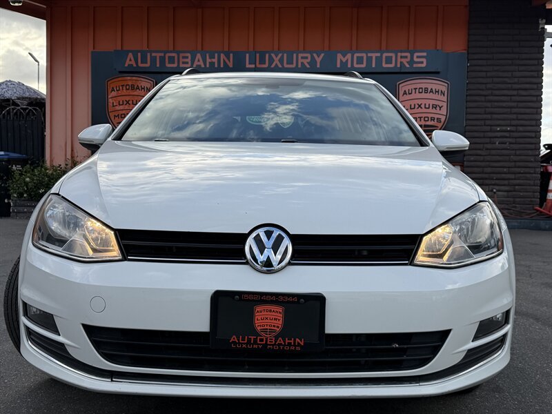 Used 2017 Volkswagen Golf SE FWD image 2