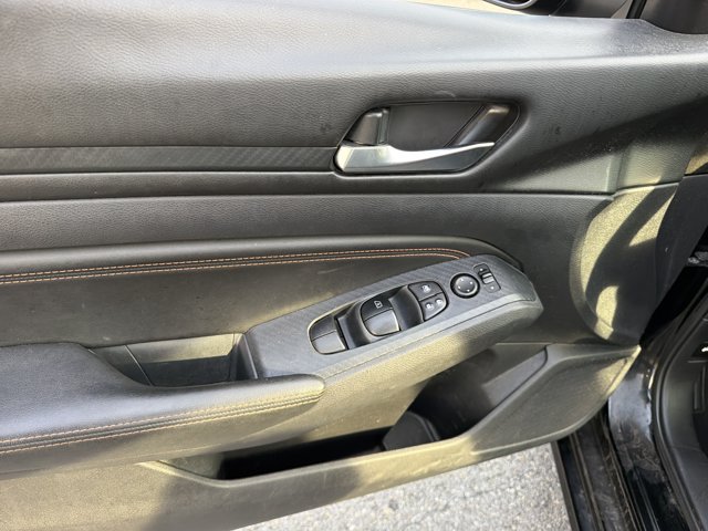 Used 2019 Nissan Altima 2.5 SR FWD image 15
