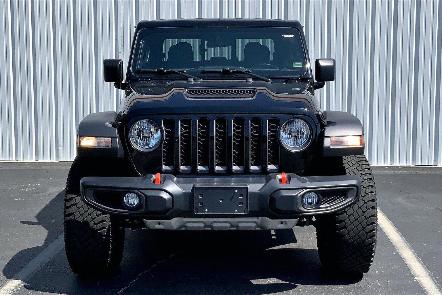 Used 2021 Jeep Gladiator Mojave w/ Cold Weather Group AWD/4WD image 3