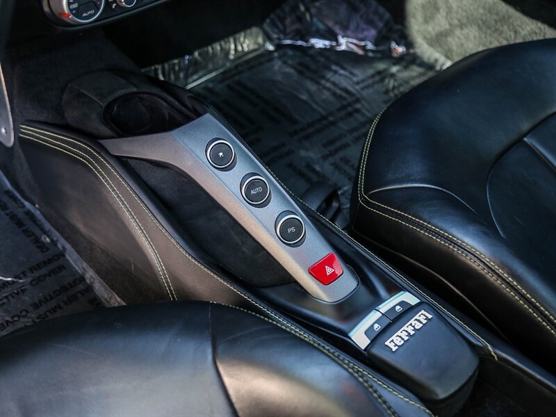 Used 2016 Ferrari 488 GTB RWD image 35