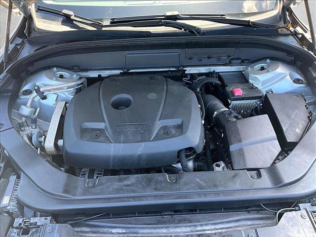 Used 2020 Volvo XC60 T5 Momentum FWD image 11