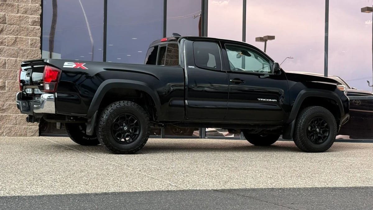 Used 2023 Toyota Tacoma SR5 w/ SX Package AWD/4WD image 13