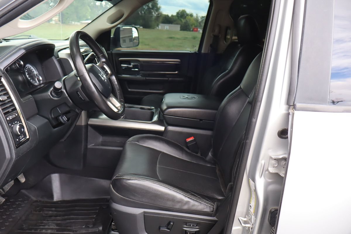 Used 2018 RAM 3500 Laramie w/ Sport Appearance Group AWD/4WD image 19