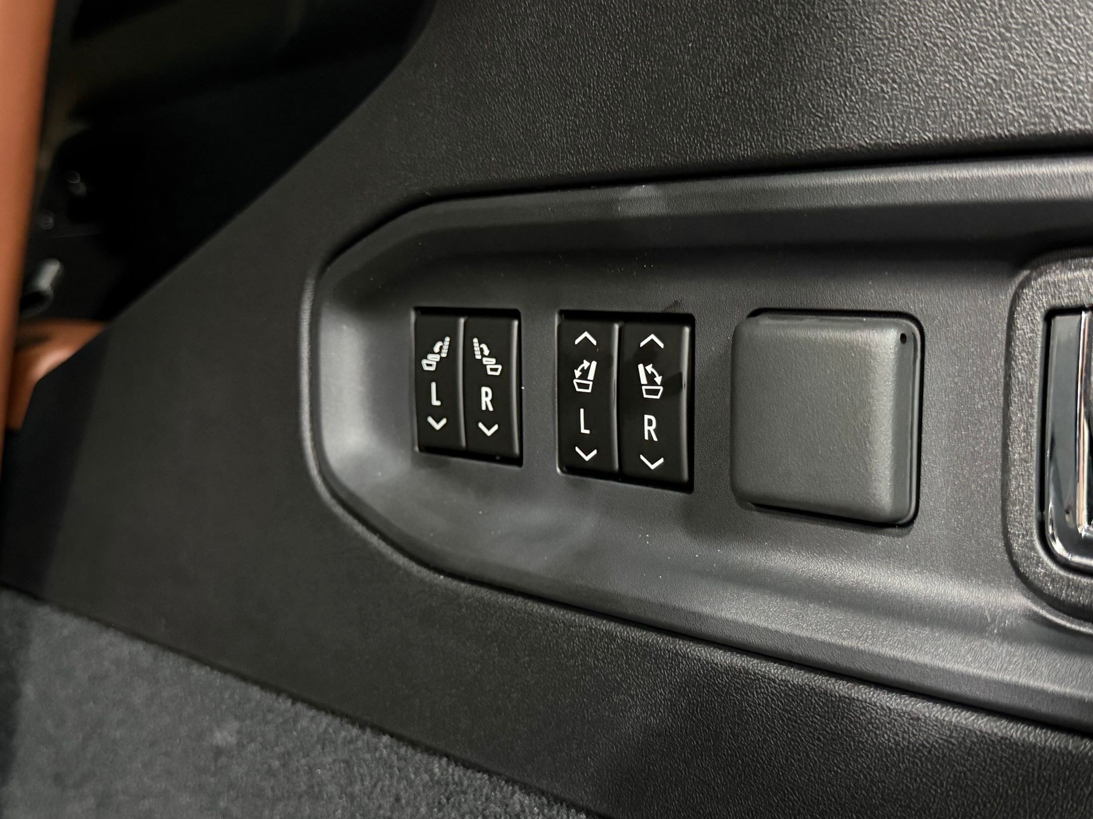 New 2026 Cadillac Vistiq Platinum AWD/4WD image 45