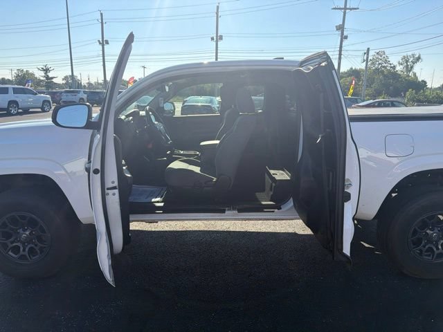 Used 2023 Toyota Tacoma SR AWD/4WD image 10