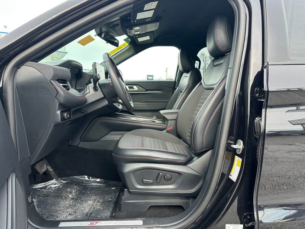 Used 2025 Ford Explorer ST-Line AWD/4WD image 28