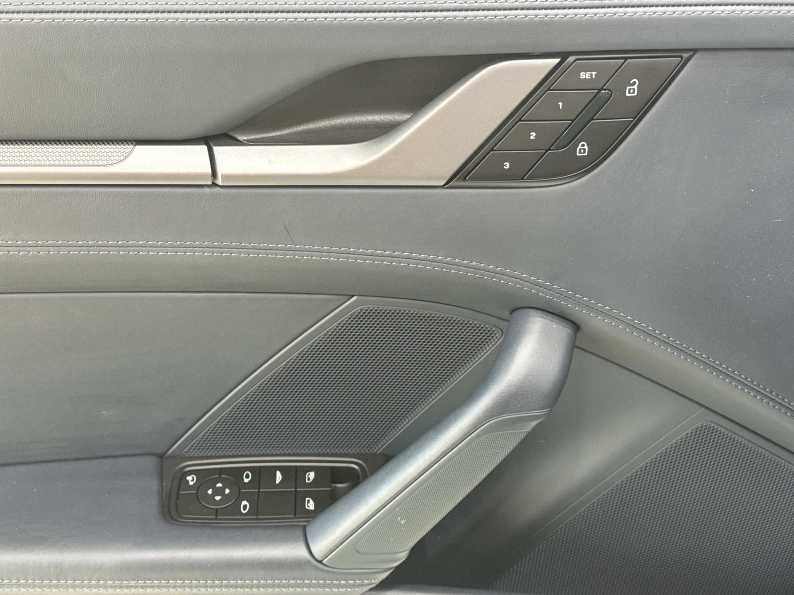 Used 2025 Porsche 911 Carrera image 18
