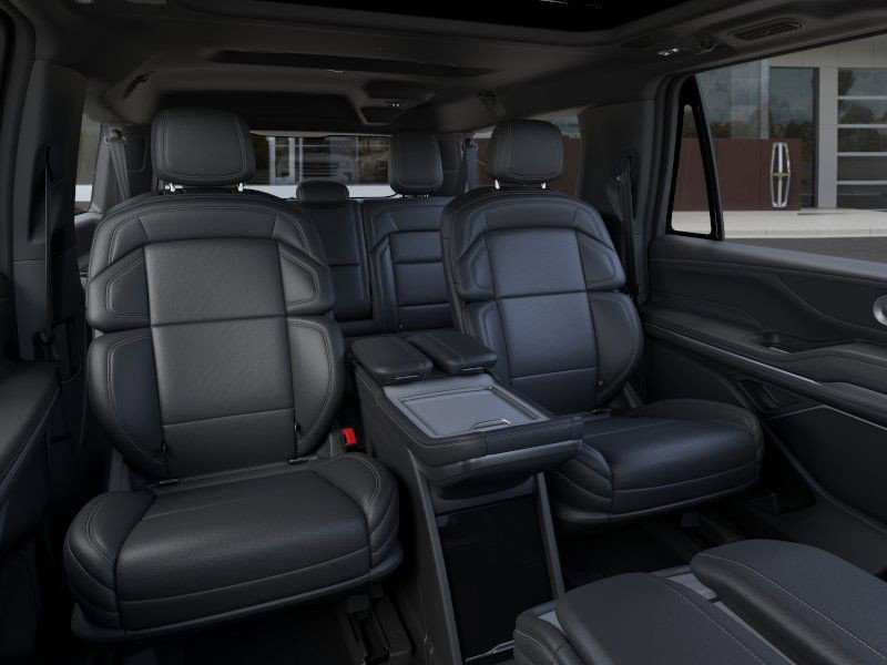 New 2025 Lincoln Navigator L Reserve image 11