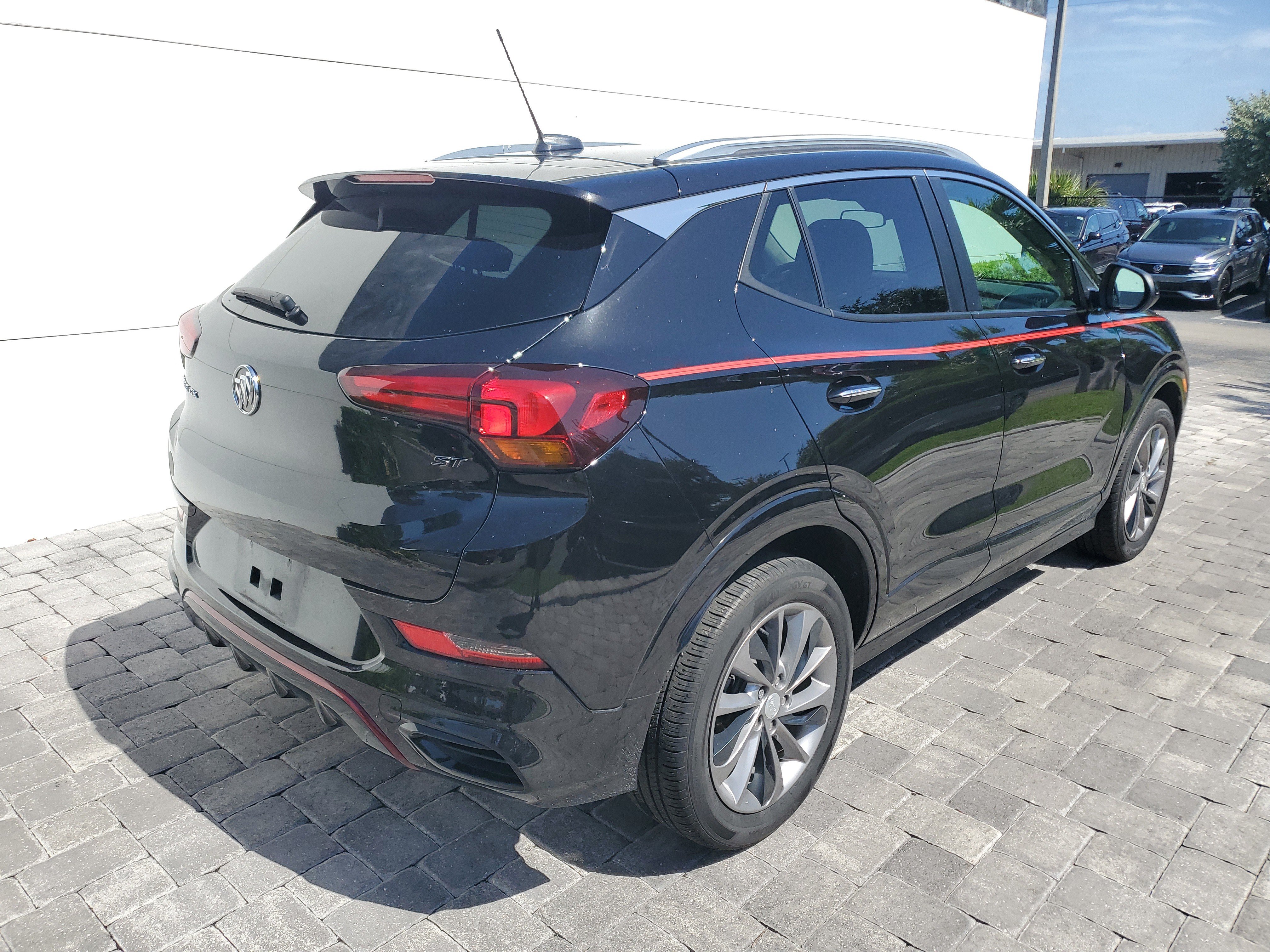 Used 2023 Buick Encore GX Select w/ Sport Touring Package FWD image 6