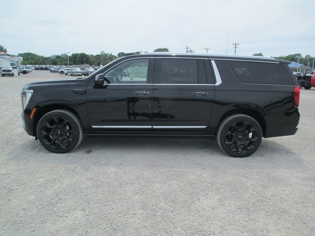 New 2026 GMC Yukon XL Denali w/ Denali Reserve Package AWD/4WD image 7