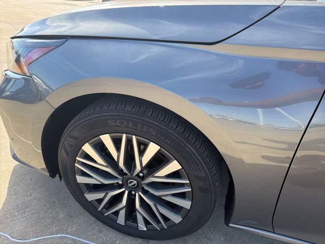 Used 2024 Nissan Altima 2.5 SV FWD image 7