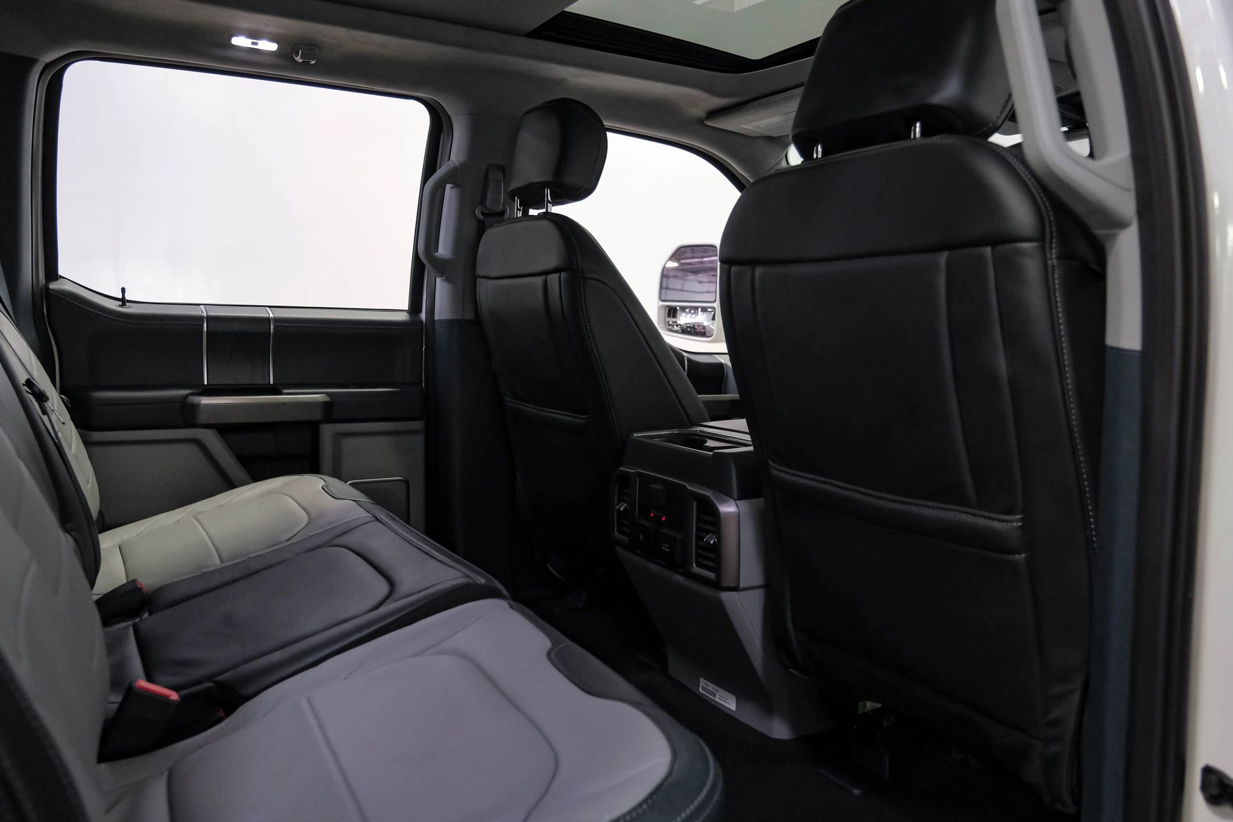 Used 2022 Ford F250 Limited image 34