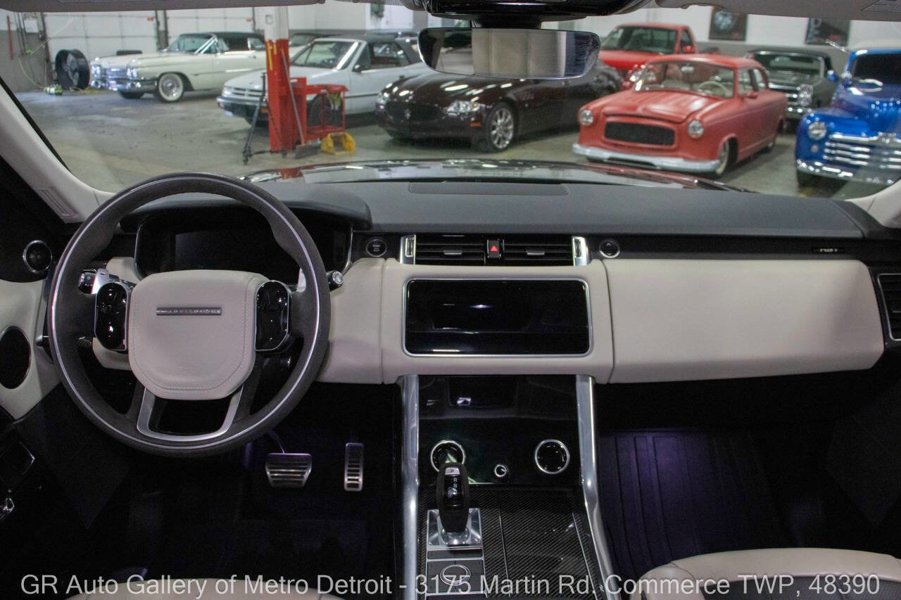 Used 2022 Land Rover Range Rover Sport HST image 16
