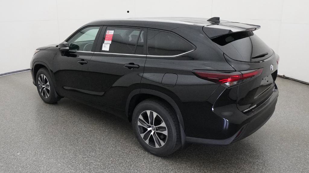 New 2026 Toyota Highlander XLE image 14