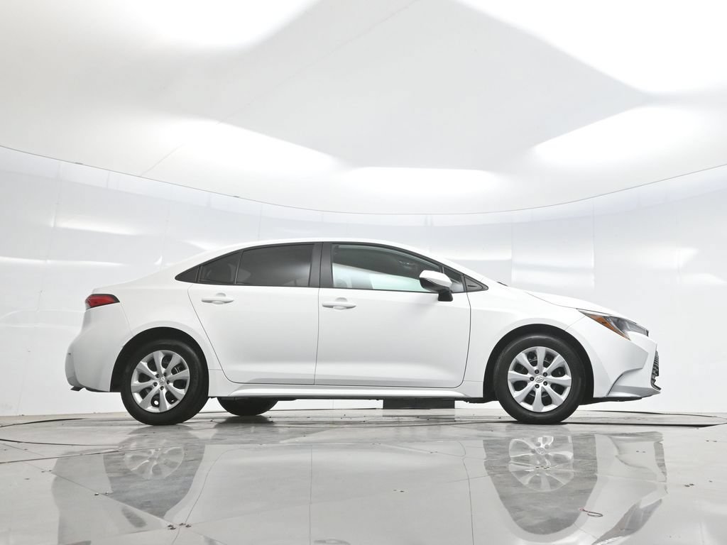 Used 2025 Toyota Corolla LE FWD image 63