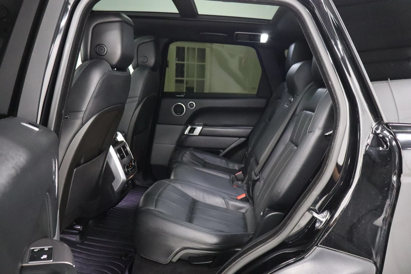 Used 2019 Land Rover Range Rover Sport HSE AWD/4WD image 17