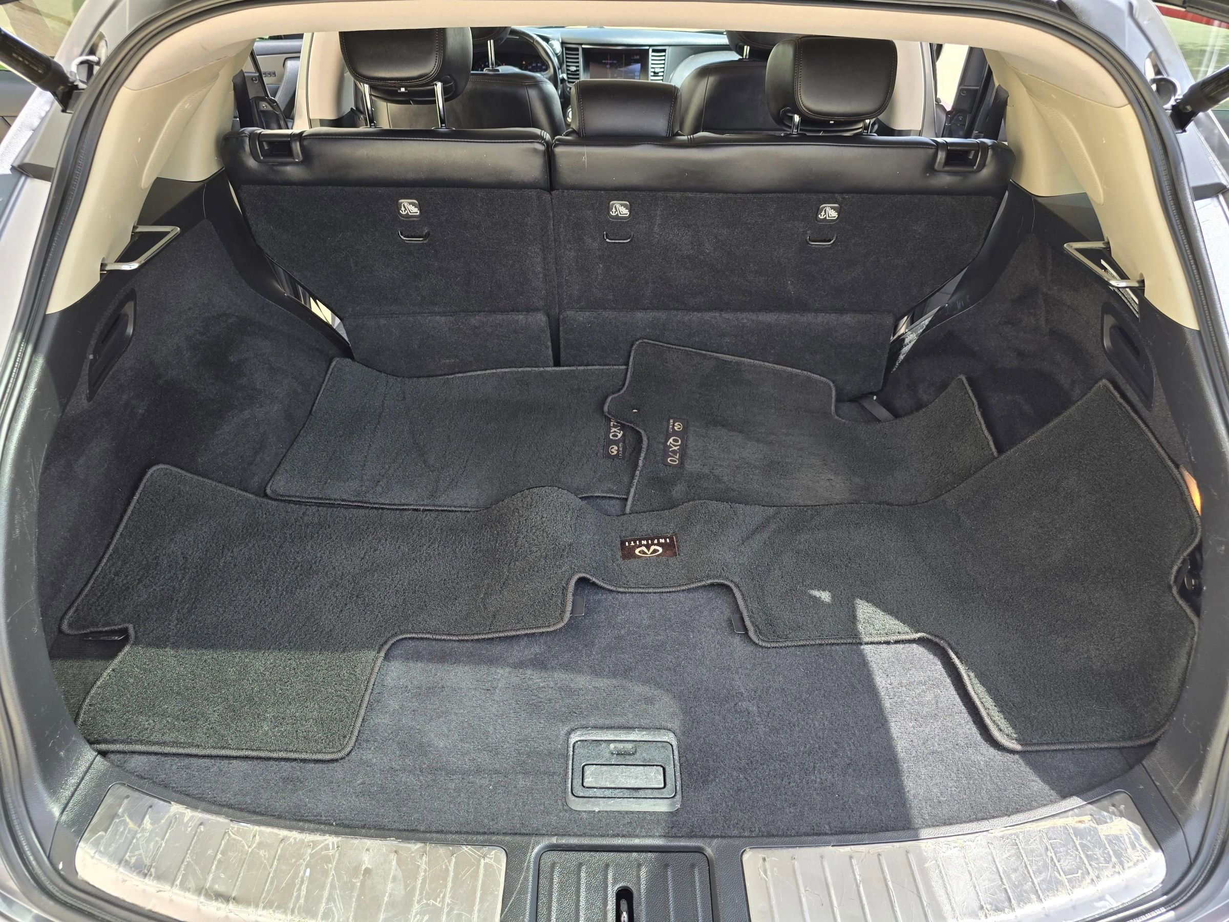 Used 2015 INFINITI QX70 2WD w/ Premium Package image 12