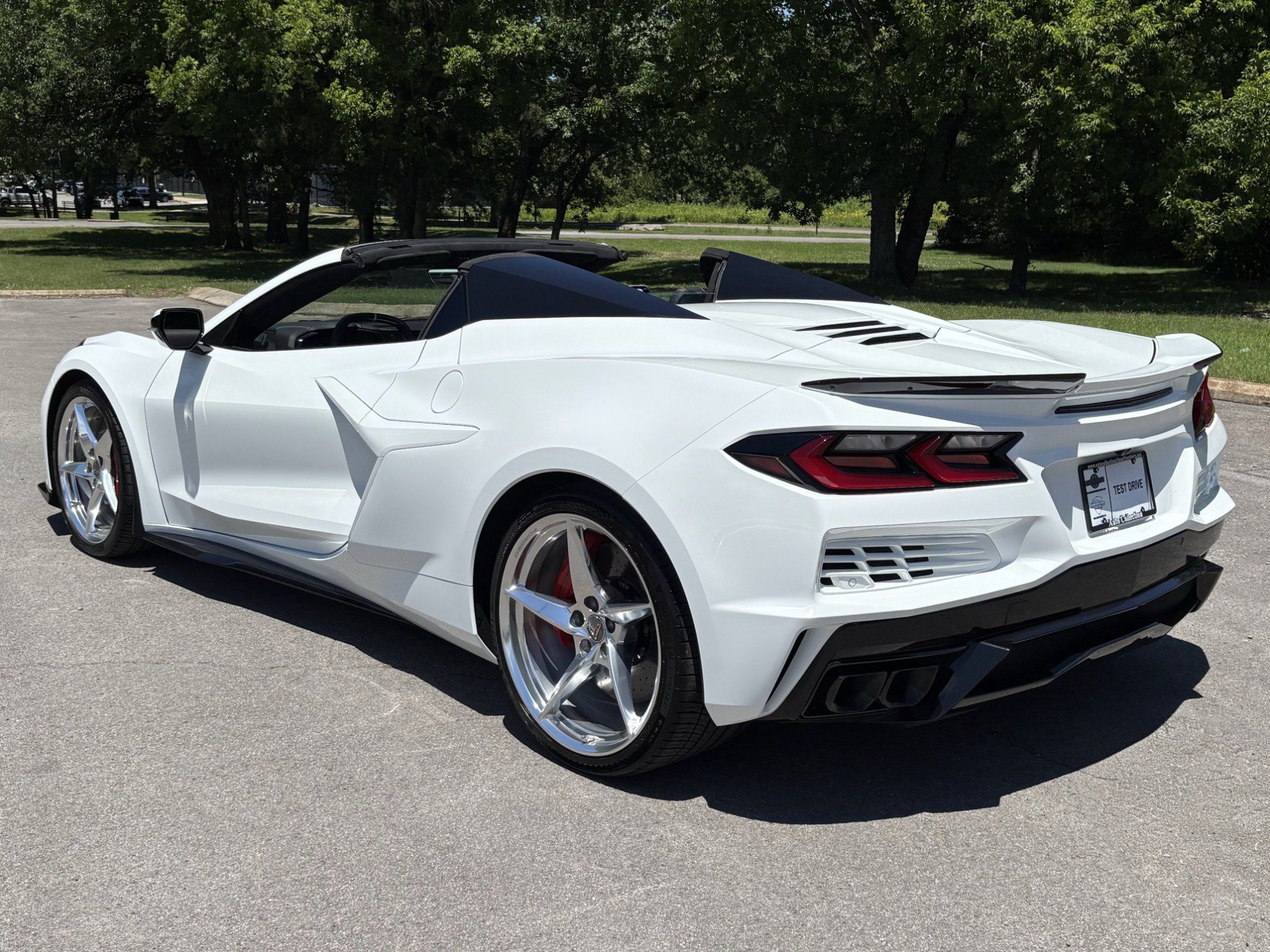 Used 2024 Chevrolet Corvette E-Ray AWD/4WD image 4