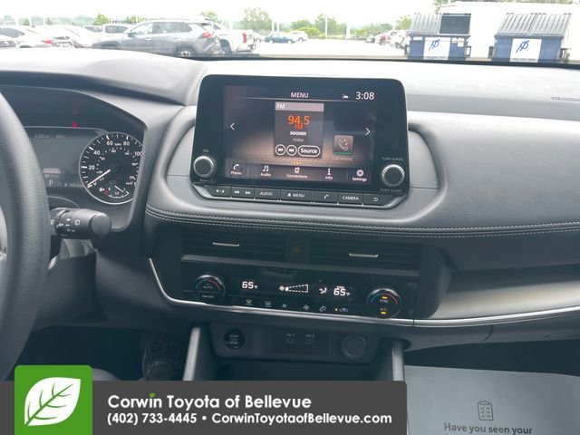 Used 2024 Nissan Rogue SV AWD/4WD image 18