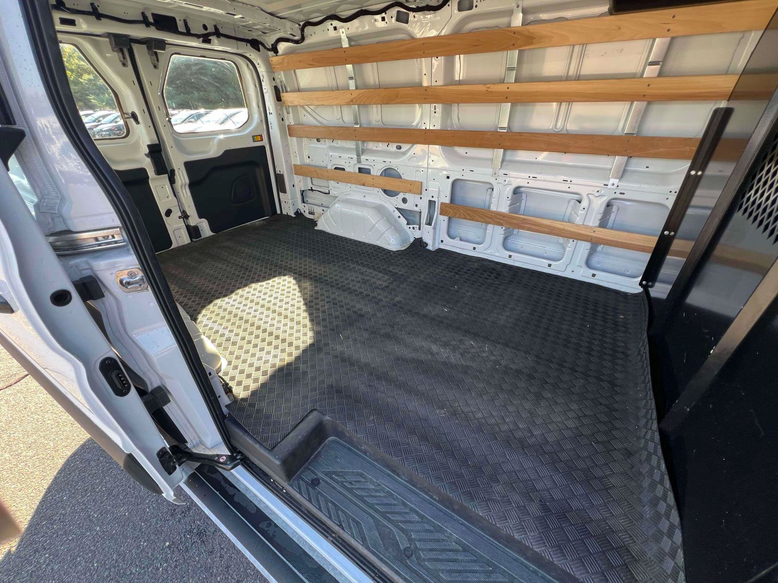 Used 2025 Ford Transit 250 Low Roof w/ Exterior Upgrade Package RWD image 19