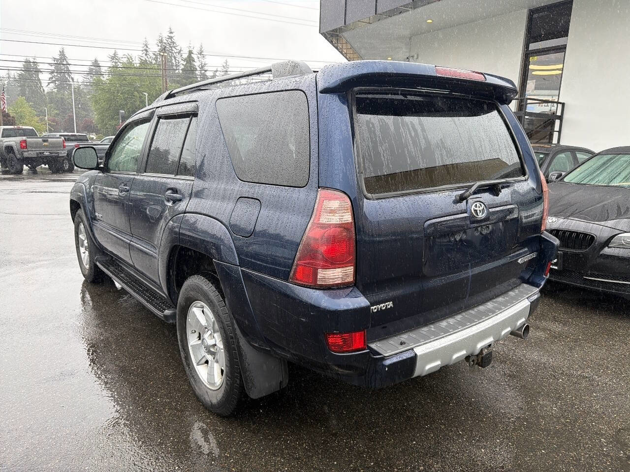 Used 2004 Toyota 4Runner SR5 AWD/4WD image 2