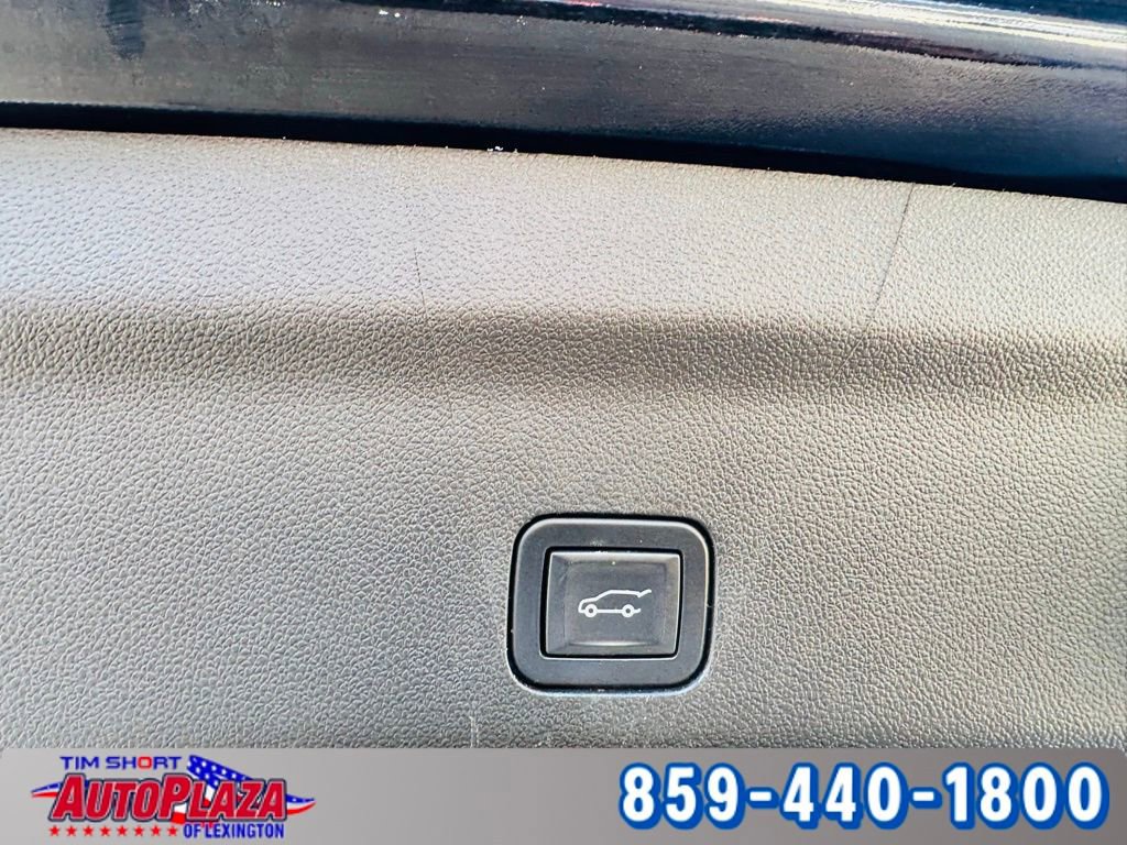 Used 2022 Chevrolet Suburban LT w/ Luxury Package image 51