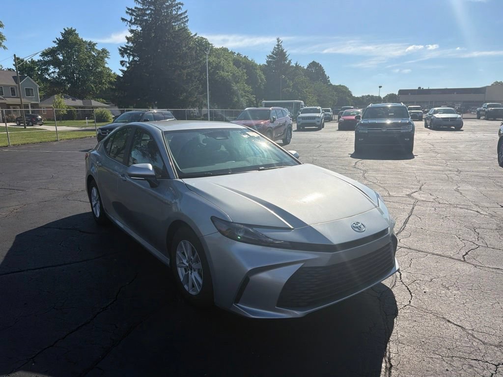 Used 2026 Toyota Camry LE FWD image 4