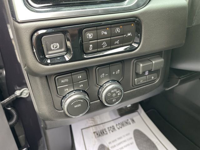 New 2026 GMC Yukon Elevation AWD/4WD image 25
