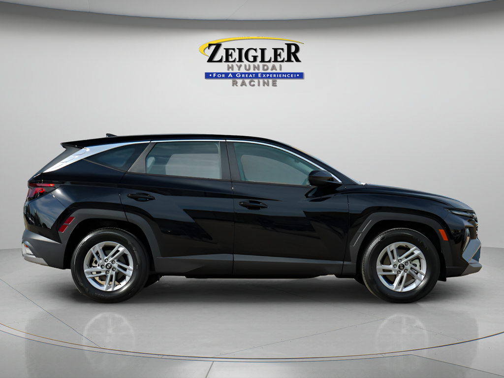 Certified 2026 Hyundai Tucson SE FWD image 8