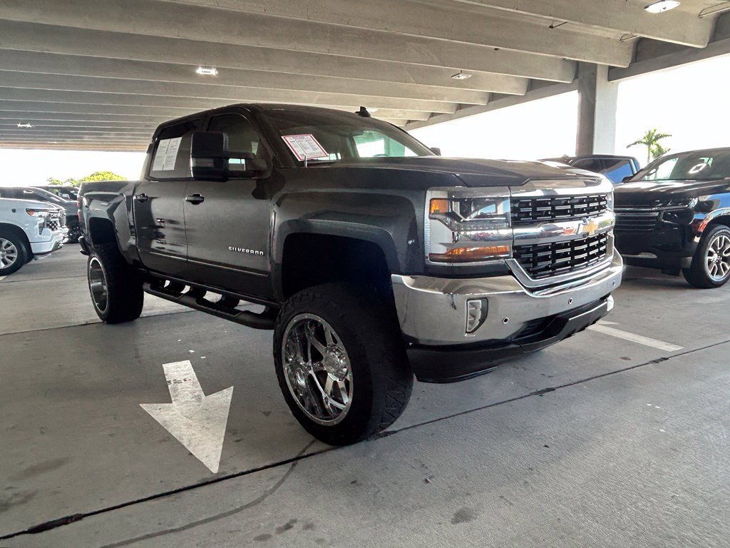 Used 2017 Chevrolet Silverado 1500 LT w/ All Star Edition RWD image 7