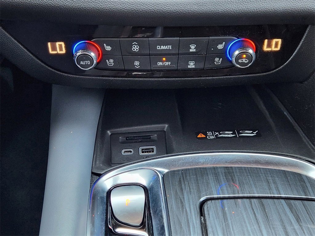 Used 2024 Buick Enclave Premium image 18