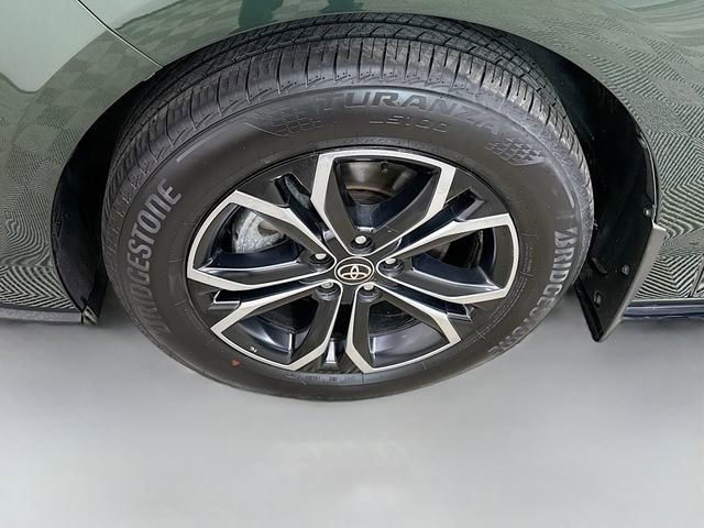 Used 2025 Toyota Sienna Platinum AWD/4WD image 34