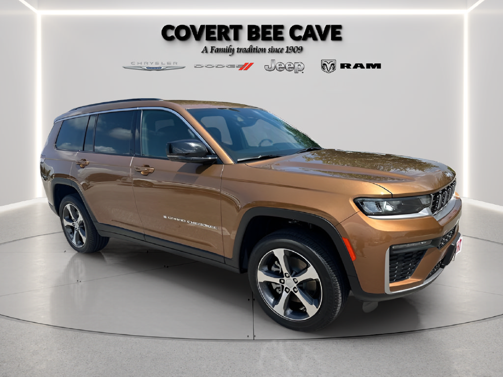 New 2026 Jeep Grand Cherokee L Limited w/ Trailer Tow Package AWD/4WD image 2