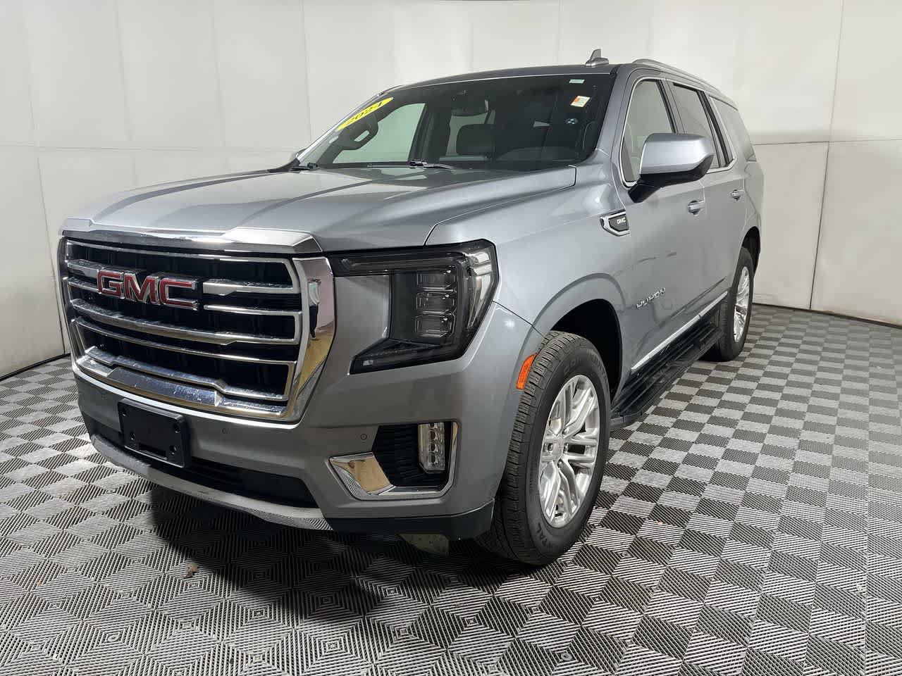 Used 2024 GMC Yukon SLT AWD/4WD image 4