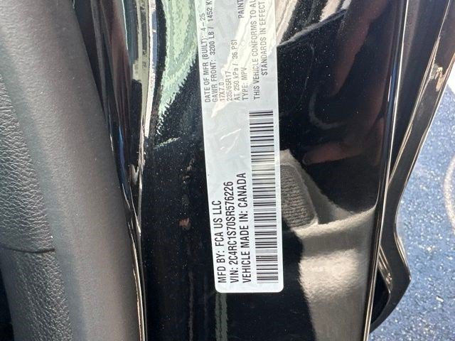 Used 2025 Chrysler Pacifica Select FWD image 8
