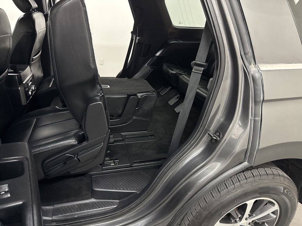 Used 2019 Ford Expedition XLT image 27