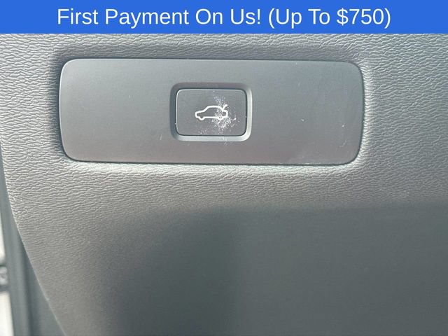 Used 2025 Volvo XC60 B5 Plus AWD/4WD image 18