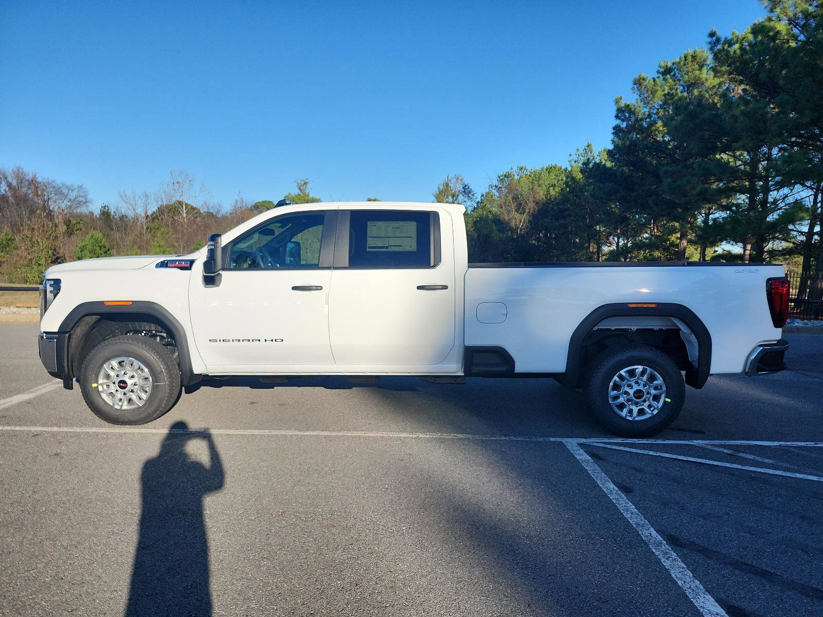 Used 2026 GMC Sierra 2500 Pro AWD/4WD image 2